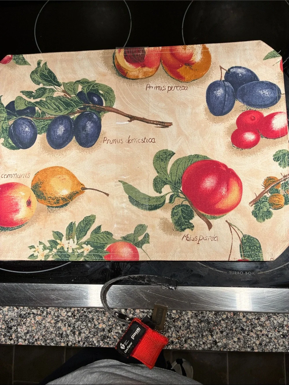 Vintage 90s wrought iron fruit & wire basket w/decorative painted fruit